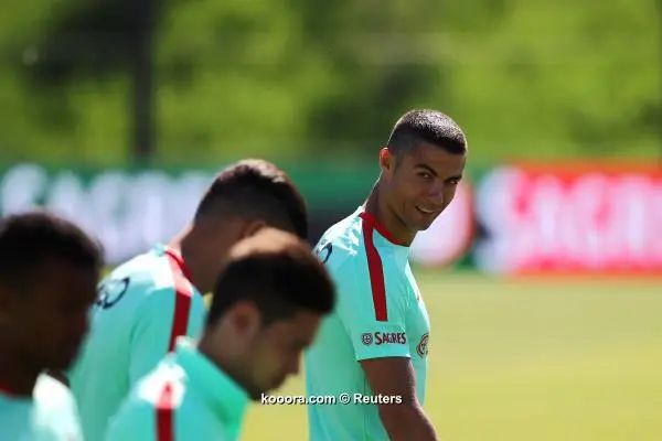 ?i=reuters%2f2017-06-07%2f2017-06-07t101801z_238919555_rc1967f79030_rtrmadp_3_soccer-worldcup-por-training_reuters