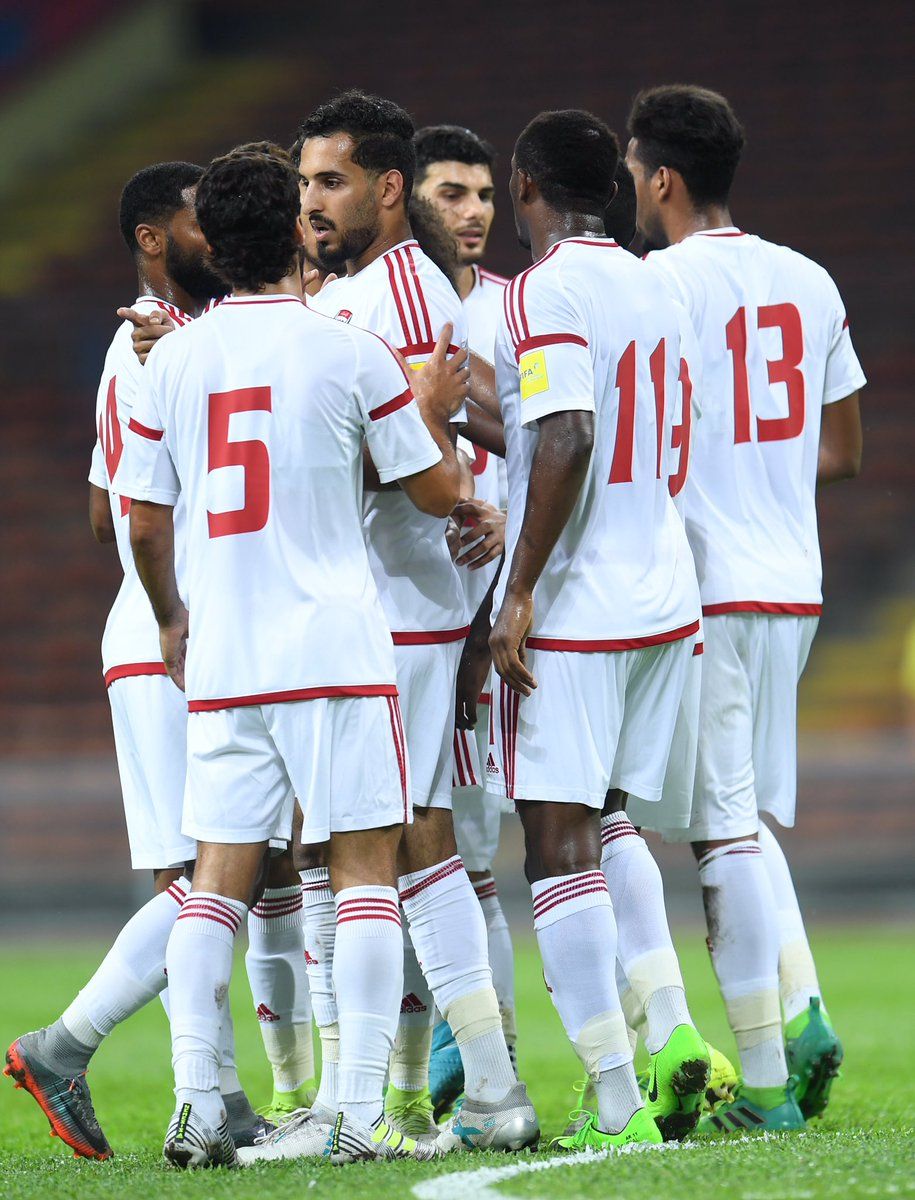 فرحة لاعبي منتخب الإمارات