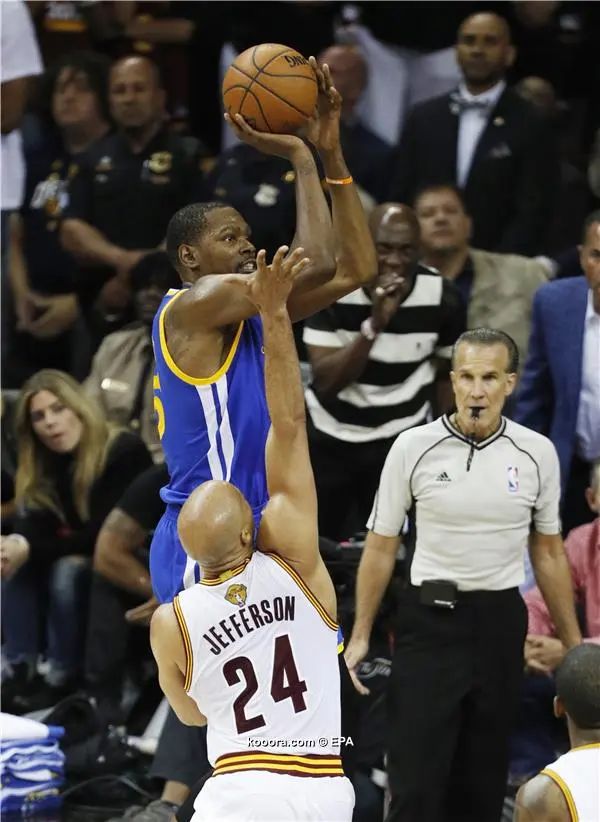 ?i=epa%2fbasketball%2f2017-06%2f2017-06-08-06016008_epa