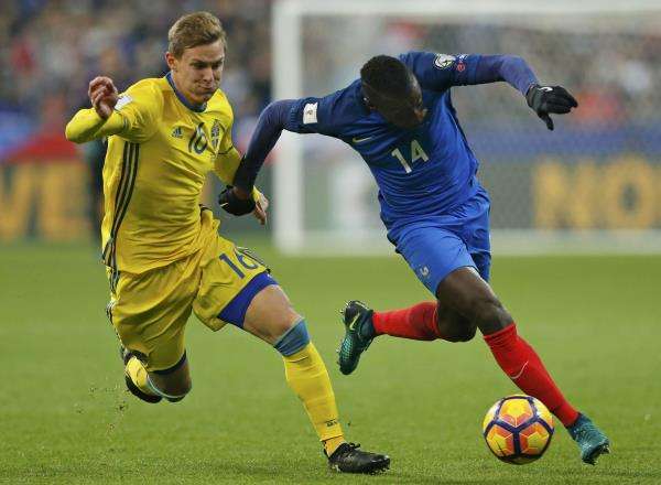 2016-11-11t214147z_615280782_lr1ecbb1o9cc2_rtrmadp_3_soccer-worldcup-fra-swe_reuters