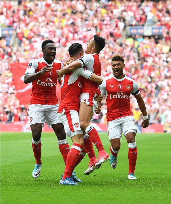 لاعبو أرسنال