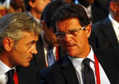 فابيو كابيلو أثناء أجراء قرعة كأس العالم