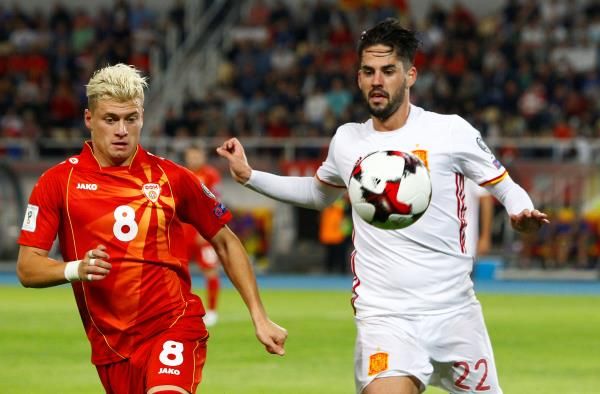 إيسكو خلال مباراة مقدونيا