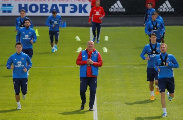 2017-06-07t111034z_1670037311_rc1b33404fc0_rtrmadp_3_soccer-friendly-rus-chl-training_reuters