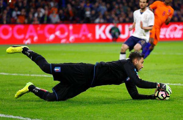 2017-03-28t201317z_1311122400_rc1b9cd9b630_rtrmadp_3_soccer-friendly_reuters