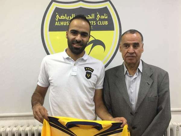 من توقيع عصفور