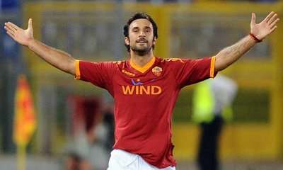 ميركو فوسينيتش نجم نادي روما الإيطالي