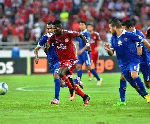 جانب من مواجهة سابقة بين الفريقين