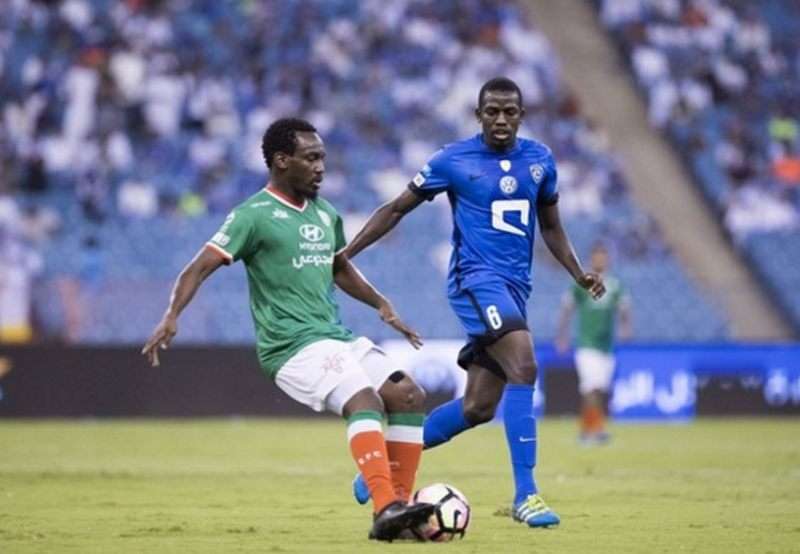 محمد كوفي (يسار)