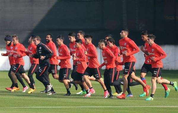 لاعبو منتخب تشيلي يستعدون لمغامرة أخرى في كأس القارات