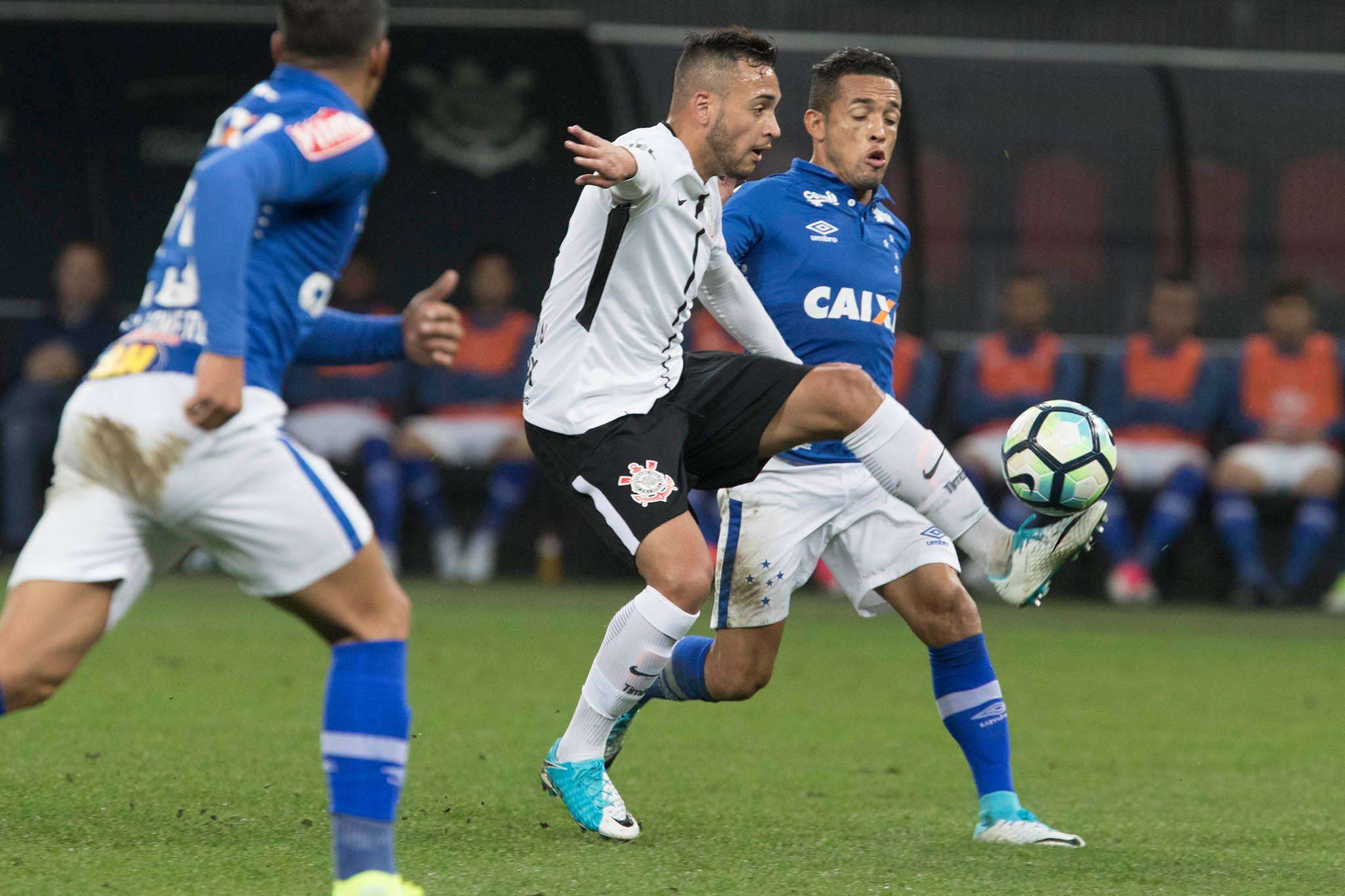 كورينثيانز أمام كروزيرو