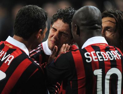 فرحة نجوم الميلان بهدف باتو في المباراة