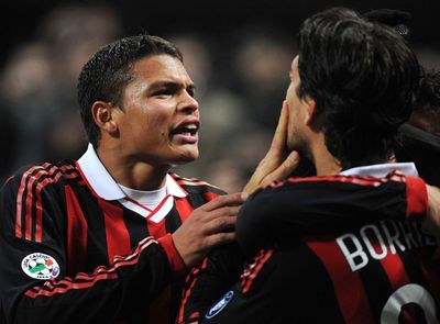 بوريللو و تياغو سيلفا يحتفلان بالهدف الأول