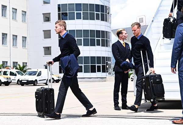 لحظة وصول المنتخب الألماني إلى سوتشي