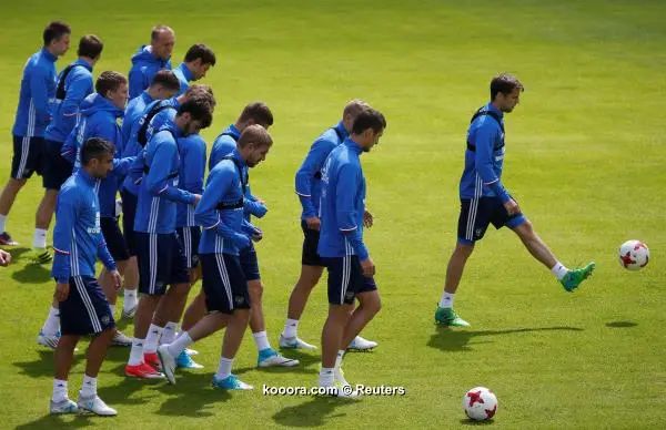 ?i=reuters%2f2017-06-07%2f2017-06-07t111204z_86073073_rc1fc7d75b00_rtrmadp_3_soccer-friendly-rus-chl-training_reuters