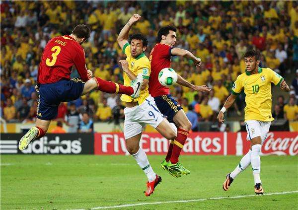 البرازيل وإسبانيا في نهائي البطولة
