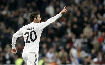 فرحة هيوغوين بتسجيل هدف التعادل لريال مدريد