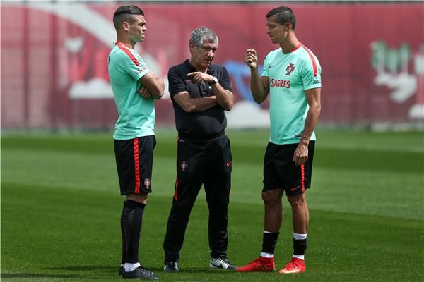 كريستيانو في تدريبات البرتغال