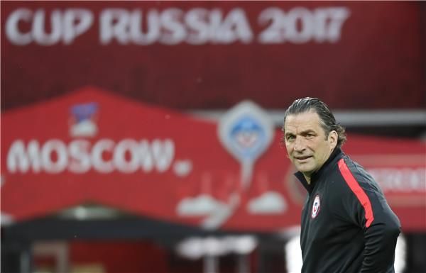 خوان أنطونيو بيتزي مدرب تشيلي