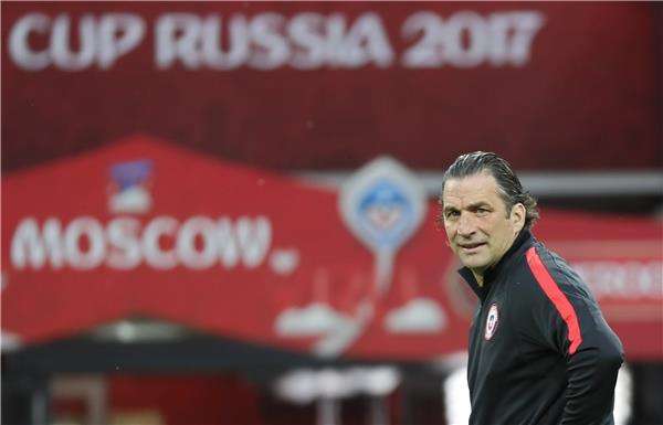 خوان أنطونيو بيتزي مدرب تشيلي