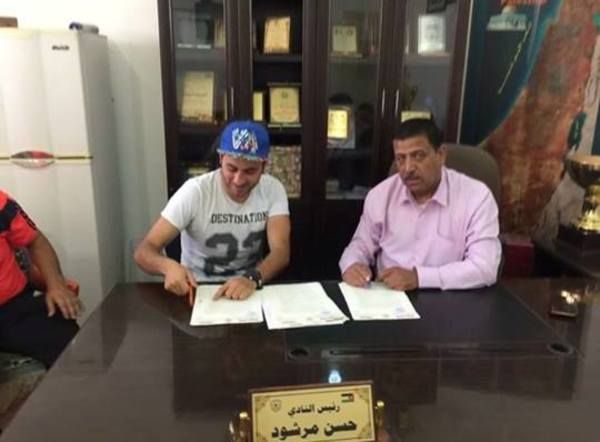 جانب من توقيع عقد الحوراني