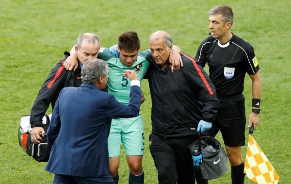 خروج رافاييل جوريرو مصاب