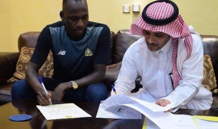 جانب من تجديد العقد