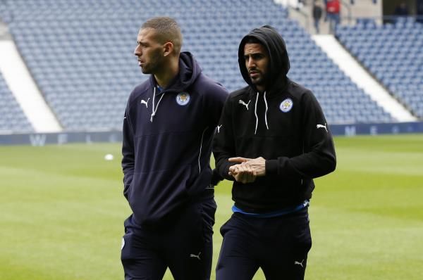 إسلام سليماني مع زميله رياض محرز