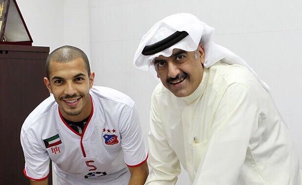 رئيس نادي الكويت عبدالعزيز المرزوق مع فهد الهاجري