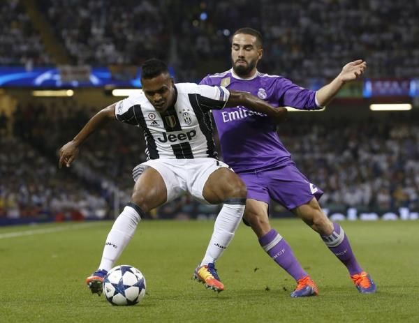 ساندرو أمام ريال مدريد في نهائي دوري الأبطال