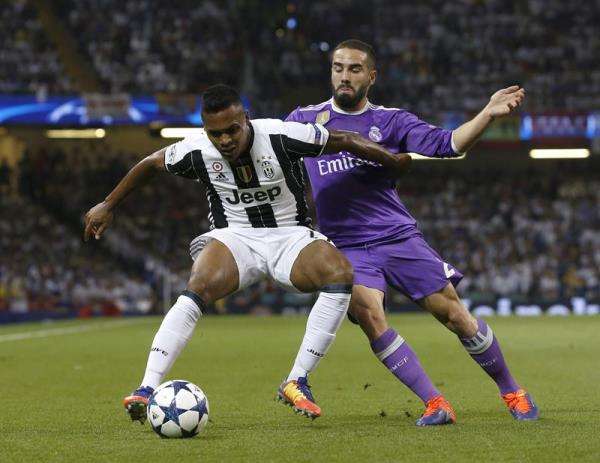 ساندرو أمام ريال مدريد في نهائي دوري الأبطال