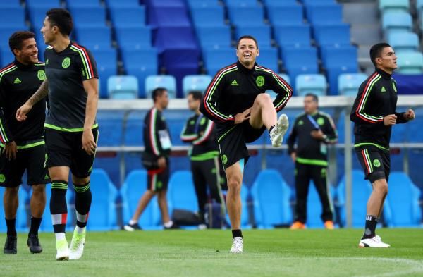 تشيتشاريتو في تدريب منتخب المكسيك