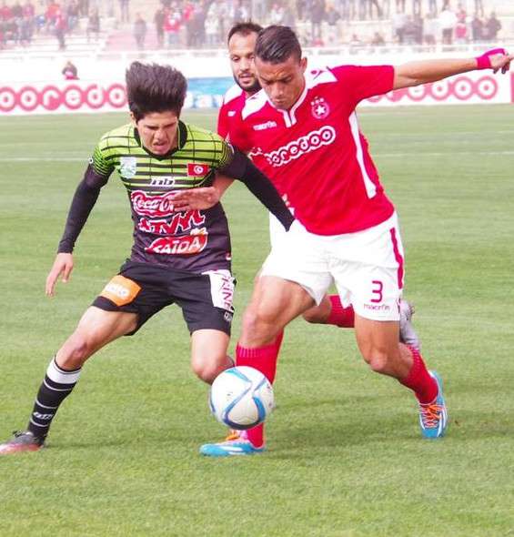 عمر زكري خلال مباراة أمام النجم الساحلي