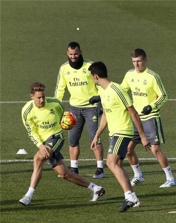 دييجو لورينتي مع ريال مدريد "أرشيفية"