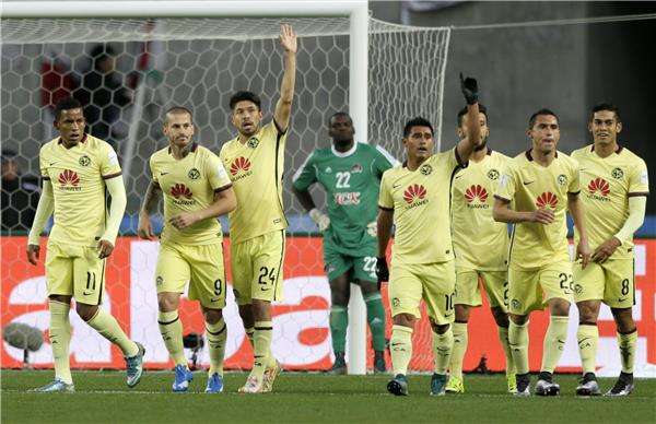 دايرو بينيديتو رفقة فريقه