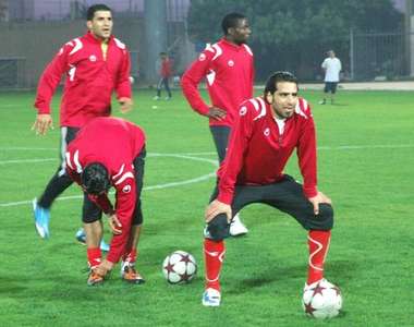 من احماء لاعبين شباب الاردن قبل اللقاء