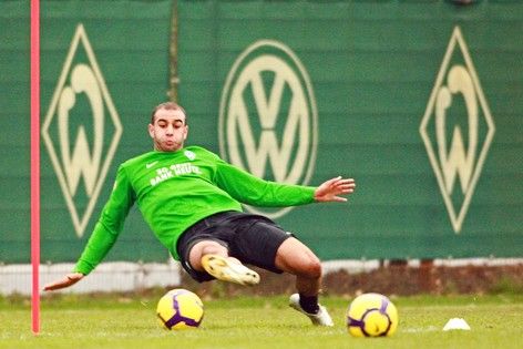 أيمن عبدالنور بتدريبات نادي فيردر بريمن