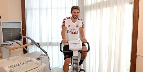  فابيو بوريني أثناء الكشف الطبي