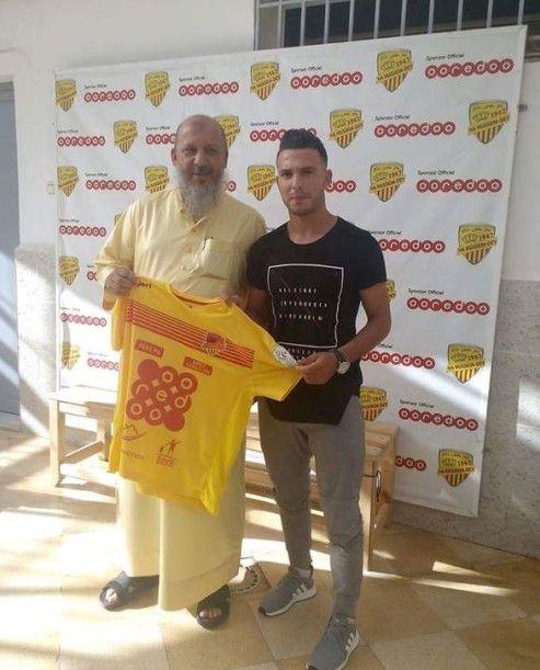 براهيمي أثناء تقديمه