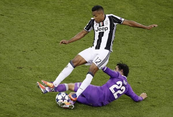 أليكس ساندرو 