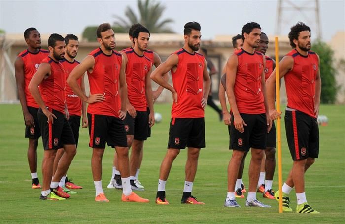 لاعبو الأهلي