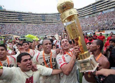 أونيفرسيتاريو يتوج بطلا للدوري البيروفي