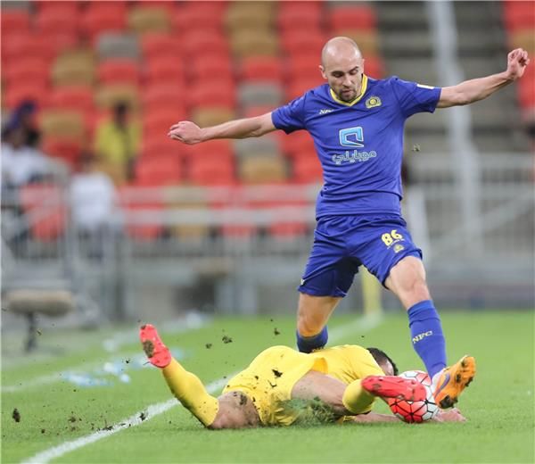 أدريان مييرجفيسكي بقميص النصر