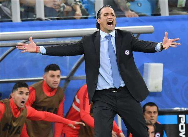 خوان أنطونيو بيتزي مدرب تشيلي