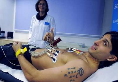 دومينيجيز خلال الفحص الطبي