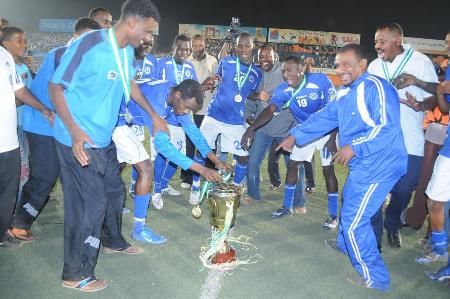 فرحة لاعبي الهلال بكأس البطولة