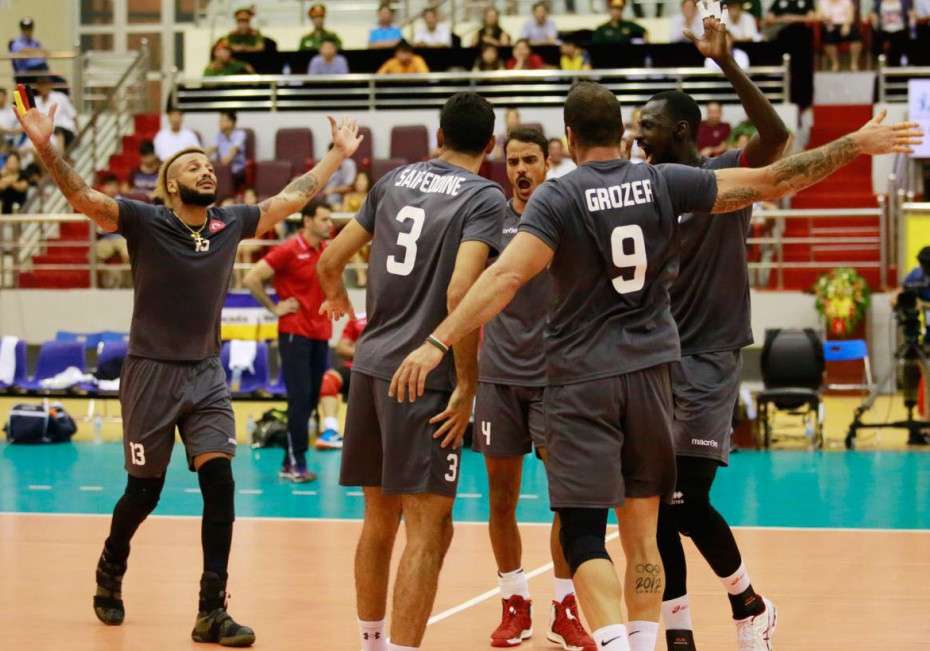 فرحة لاعبو نادي العربي