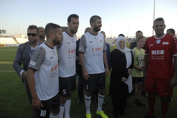 ثلاثي برشلونة في مهرجان اعتزال اللاعب اللبناني رضا عنتر