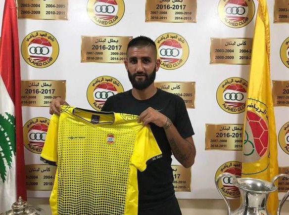 علي السعدي أثناء تقديمه