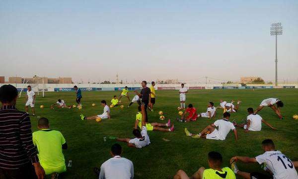 رأفت خلال قيادته تدريبات المنشية اليوم